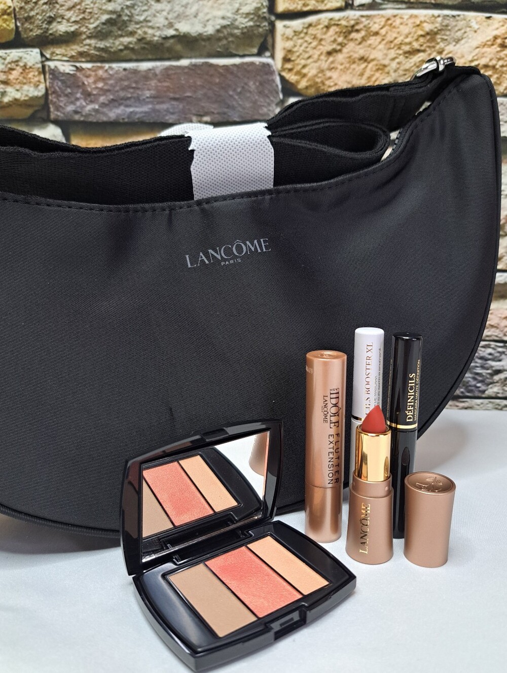 Lancôme 6-Piece Trio Palette Coral Lipstick & Adjustable Strap Cosmetic Pouch
